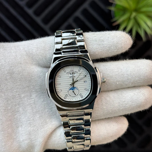 Patek Philippe – Nautilus - Moon Phases - White